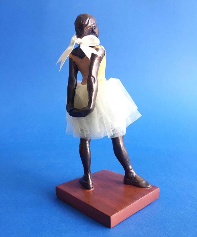 パラストーン製 ドガ作 リトルダンサー『14歳の小さな踊り子』(1881) ファブリック製スカート彫像 バレー 贈り物 誕生祝い（輸入品）_3