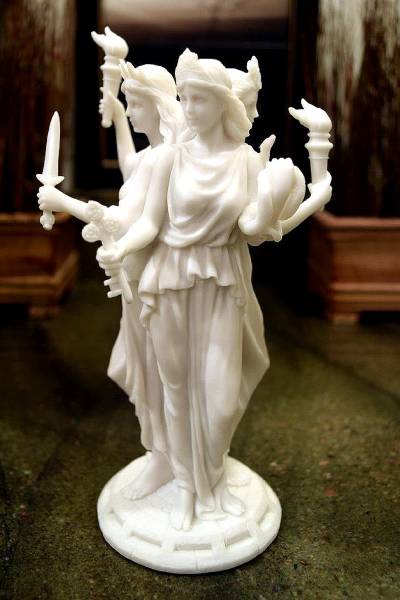古代ギリシア 魔法と魔法使いの女神 ヘカテー（ヘカテ） 大理石風 彫像 彫刻 ヴェロネーゼ製/ Hecate Greek Goddess of Magic & Witchcraft Statue(輸入品
