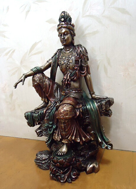 朝鮮・三国時代「静寂と慈悲の水月観音菩薩半跏像」高句麗・新羅・百済・天平・石仏 朝鮮・三国時代「静寂と慈悲の水月観音菩薩半跏像」高句麗・新羅・百済