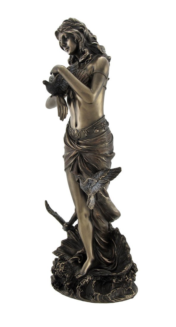 ヴェロネーゼ製 ホタテ貝殻の上で、鳩を持った、アフロディーテ（ヴィーナス）彫像 彫刻/ Bronzed Aphrodite with Doves on Scallop Shell（輸入品）_2