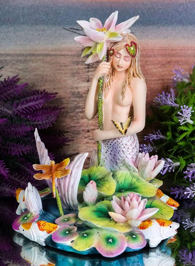 虹色の池のほとりで、花の傘を持って、トンボや鯉と戯れる、マーメイド（人魚）彫像 海のセイレーン（妖精）彫刻置物 アリエル リトルマーメイド ポセイドン 水族館 ビーチカフェ プレゼント(輸入品)_4