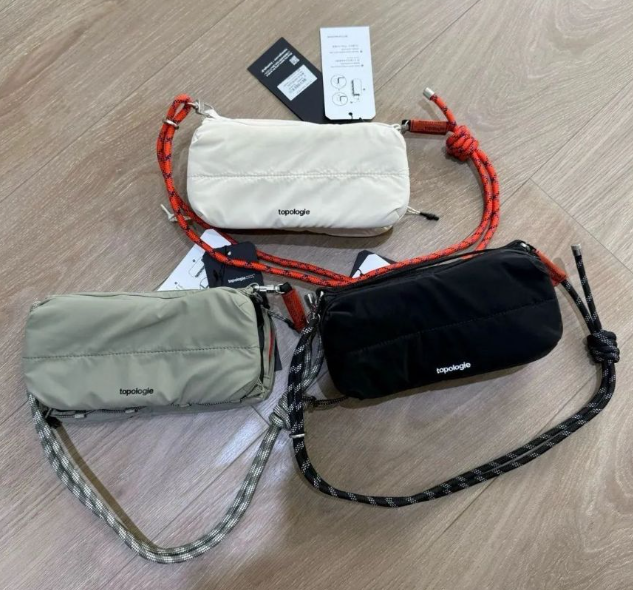 Topologie ボトルサコッシュ トポロジー ストラップ付き ショルダー