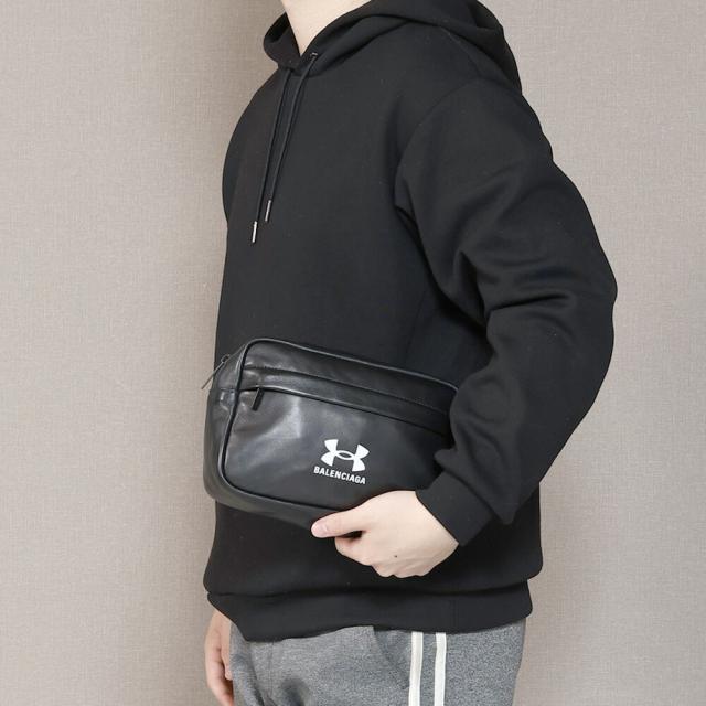 バレンシアガ×アンダーアーマー／BALENCIAGA*Under Armour