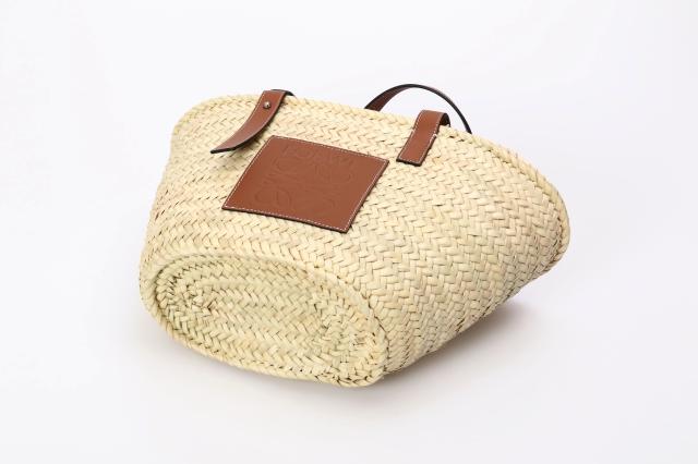 ロエベ／LOEWE"BASKET BAG・バスケットバッグ(ヤシの葉&カーフ)"トート＆ショルダーバッグ・かごバッグ(ナチュラル×タン・ブラウン) 327.02S92 2435／PALM LEAF*CALF／NATURAL*TAN[返品OK]