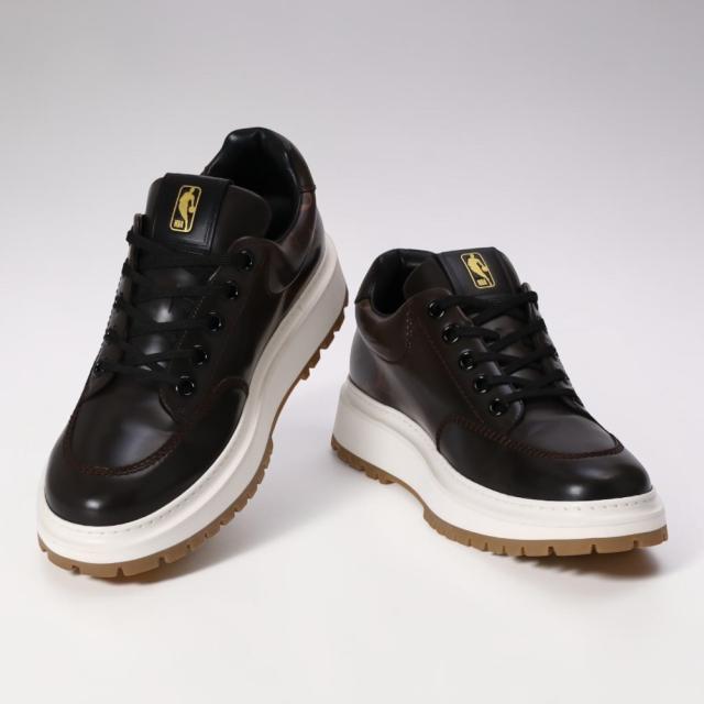ルイ・ヴィトン×エヌビーエー／LOUIS VUITTON×NBAアベス・ダービースニーカー メンズ モノグラムレザー ローカットスニーカー (ブラウン) 1A8FU2／サイズ 43.5(JP27.0)／[中古／SAランク]★クーポン5%OFF［返品不可]★クーポン5%OFF