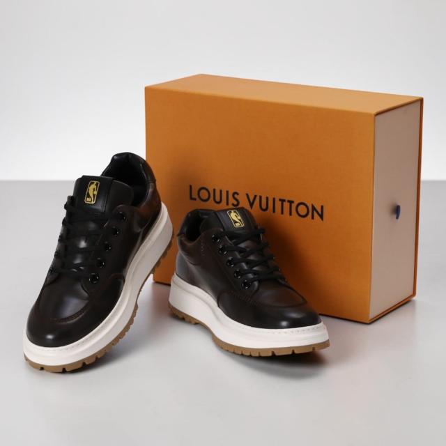 ルイ・ヴィトン×エヌビーエー／LOUIS VUITTON×NBAアベス・ダービースニーカー メンズ モノグラムレザー ローカットスニーカー (ブラウン) 1A8FU2／サイズ 43.5(JP27.0)／[中古／SAランク]★クーポン5%OFF［返品不可]★クーポン5%OFF_12