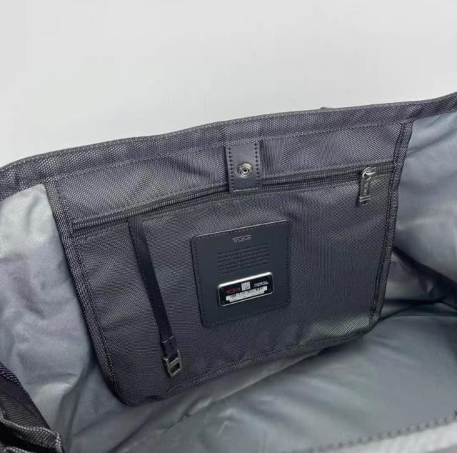 TUMI キャリーオール・トート リフレクティブ T-ジャカード TUMI キャリーオール・トート リフレクティブ T-ジャカード TUMI