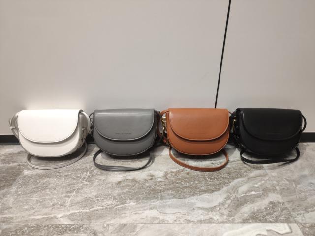 ○トゥミ TUMI べブルレザー、グローブタンレザー 牛革 ショルダー