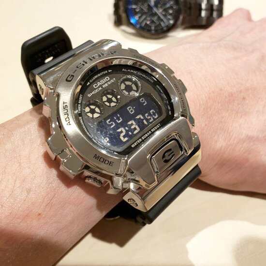 Gショック G-SHOCK 腕時計 メンズ GM-6900-1JF ジーショックの通販はau