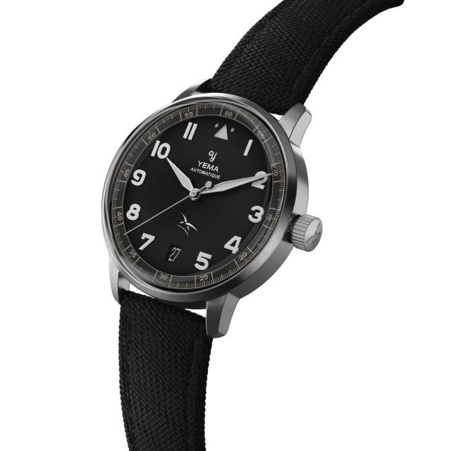 YEMA 自動巻き時計 ブラックダイヤル ブラック＆ホワイトの逆パンダ文字盤に注目、レトロ感を醸す“YEMA