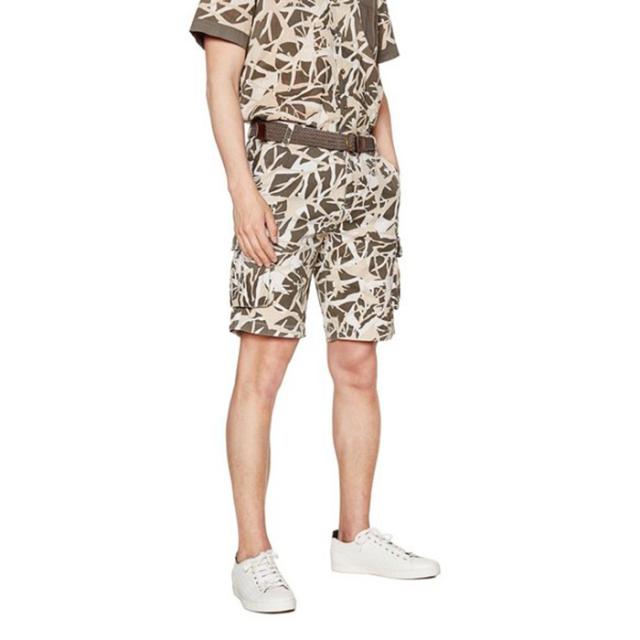 【大きいサイズ】【メンズ】DESIGUAL(デシグアル) 総柄プリントハーフパンツ 18smpw10