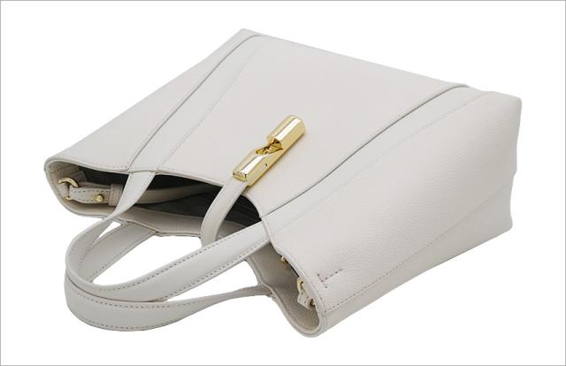 【2025年秋冬 新作】 フルラ Furla Goccia トートバッグ S PANNA ホワイト WB01789_BX3353_1007_PNN00 ゴッチャ コンパクト ハンドバッグ 2WAYクロスボディバッグ レディース 【新品 新作 未使用 正規品】_3