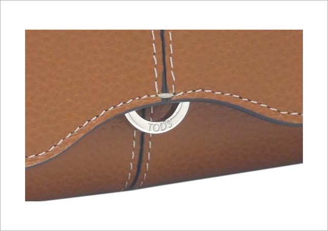 【2025年秋冬新作】 トッズ TOD'S レザー ウォレット XAWDBNB0403XSOS410 tods 二つ折り長財布 小銭入れ付 ブラウン レディース 【新品 新作 未使用 正規品】_3