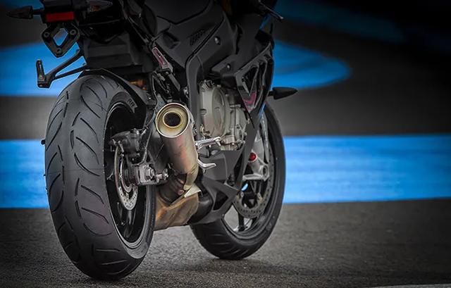 GSR600/2006〜用 METZELER(メッツラー) SPORTEC スポルテック M7 RR 180/55ZR17 リア ドイツメーカー 高品質 プレミアム 次世代タイヤ 二輪 オートバイ用_3