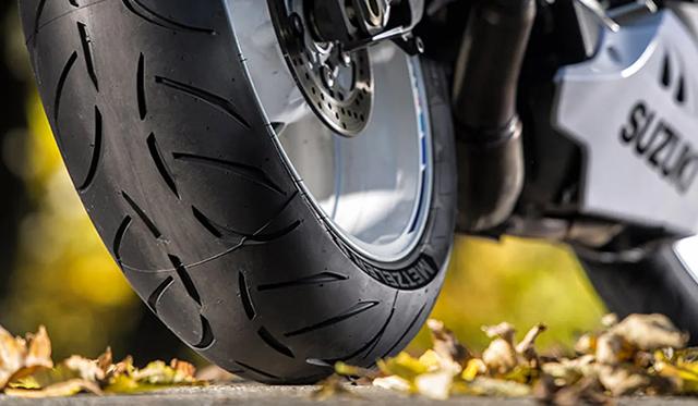 GSX-R750/2000〜用 METZELER(メッツラー) SPORTEC スポルテック M7 RR 180/55ZR17 リア ドイツメーカー 高品質 プレミアム 次世代タイヤ 二輪 オートバイ用
