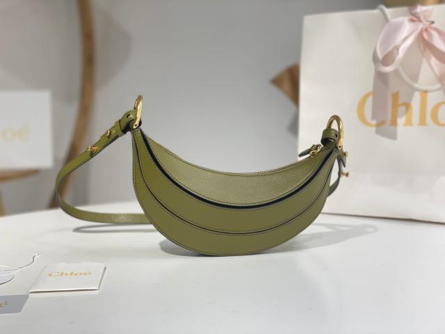 Chole ショルダーバッグ 新作 BANANA レザー ショルダー・クロスボディ