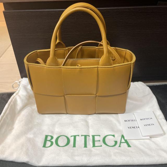Bottega Veneta キャメル　ミニ　アルコ トートバッグ