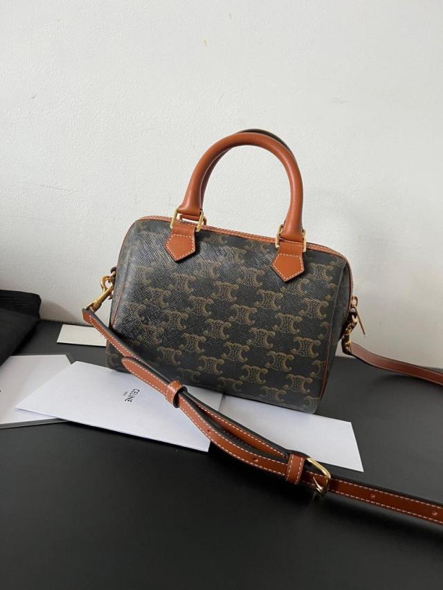 CELINE ブラウンキャンバスショルダーバッグ celine セリーヌ ブラウンキャンバスショルダーバッグ