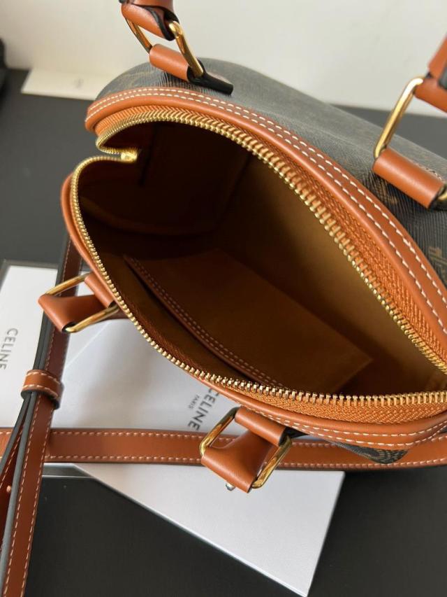 celine セリーヌ ブラウンキャンバスショルダーバッグ