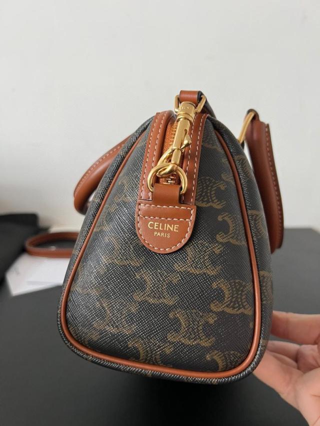 celine セリーヌ ブラウンキャンバスショルダーバッグ