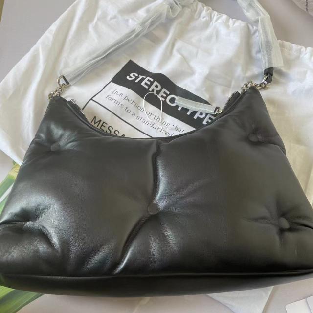 Maison Margiela ミディアム黒 チェーンショルダー レザー Maison Margiela ミディアム黒 チェーンショルダー レザー