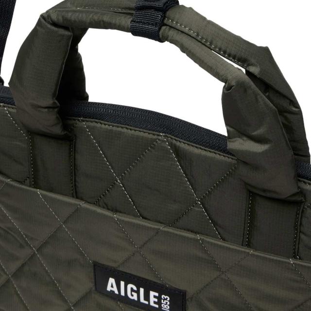 エーグル AIGLE ZNHBN13 キルティング 2wayショルダーバッグ 4L  色合い：アボカ (002)  再利用ナイロン トートバッグ 車寄せ付き添い人