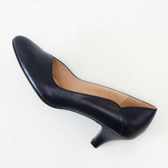 EIZO エイゾー 15146 ブラック スムースレザーのVカットラウンドパンプス（5.5cmヒール） 「靴」