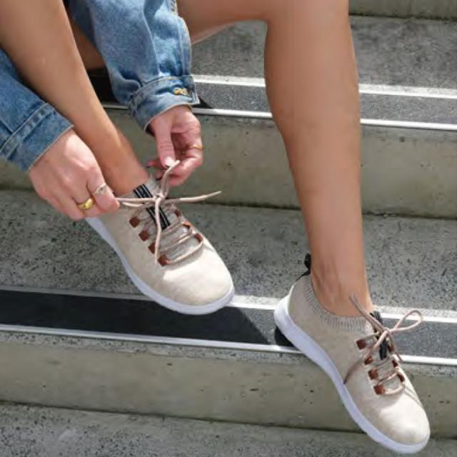 エミュー EMU W 13029 HEIDELBERG （レディース）カラー：オートミール  ウール スリッポン フラットシューズ 「靴」