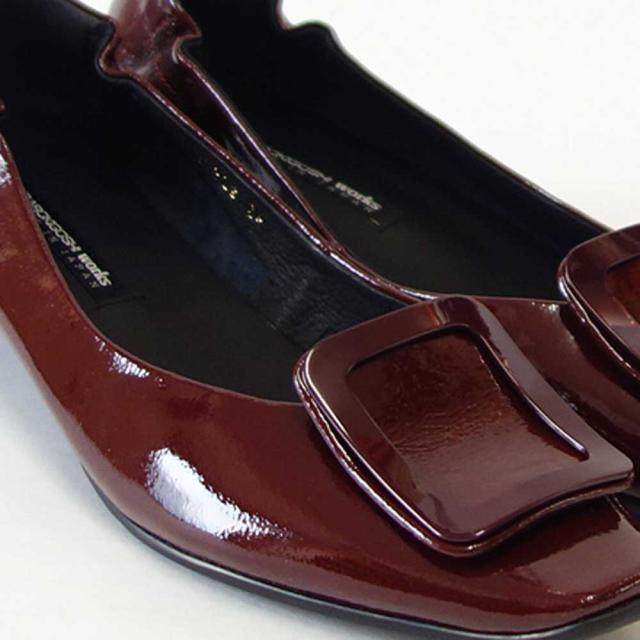 【SALE】 RABOKIGOSHI works（ラボキゴシ ワークス） 12629 レッドブラウンエナメル  キトゥーンヒールモチーフパンプス  天然皮革 3cmヒール スリップオン シューズ「靴」_11