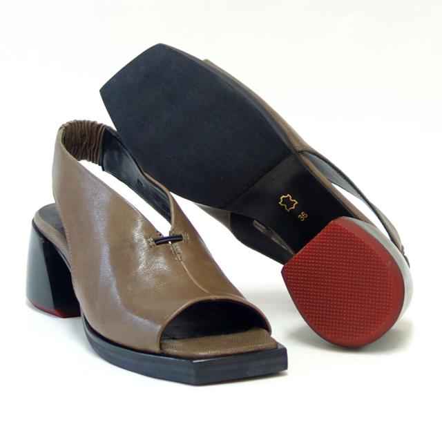 ユーコ イマニシ yuko imanishi + 742062 MICHI ダークグレー Vカット