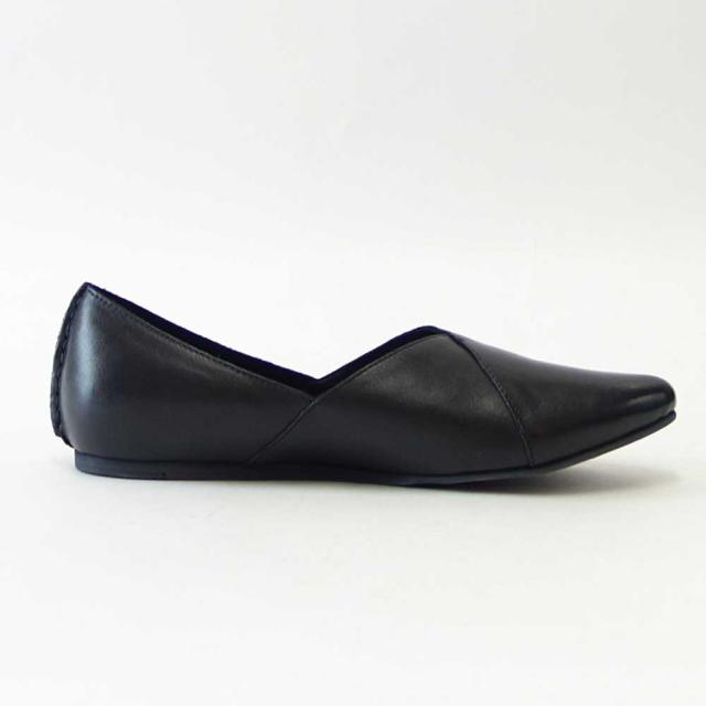 ユーコ イマニシ yuko imanishi +   76149 ブラック 甲深 Vカット フラット スリッポンシューズ  展開サイズ 23.5cm 24cm 24.5cm「靴」