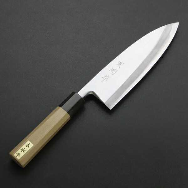 送料無料 東周作 出刃包丁 片刃 180mm 青紙2号 付け鋼 霞研ぎ仕上げ 八角水牛柄 和包丁 捌き包丁 本職向け 日本製