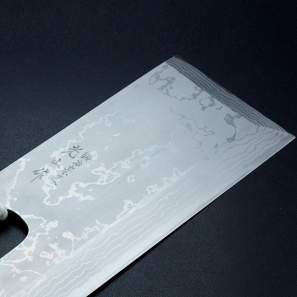 送料無料 光山作 本鍛造手造り 麺切り 包丁 片刃 360mm 青紙2号 鋼付 ダマスカス模様 布ケース付 桐箱入り そば切り 蕎麦打ち 手造り 積層鋼 最高級品 日本製_2
