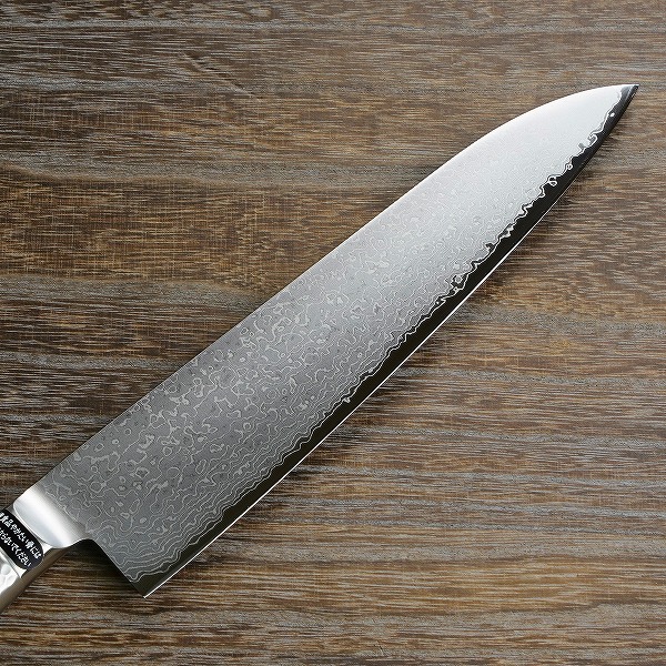 送料無料 牛刀 両刃 240mm ステン＆ニッケル 63層鋼 ダマスカス模様 ステンレス一体型包丁 洋包丁 業務用包丁 家庭向け包丁 シェフナイフ ステンレス包丁 日本製_3