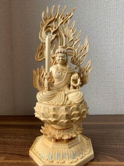 新作☆精密彫刻 不動明王 木彫 仏像　　不動明王像　檜木 高約28cm