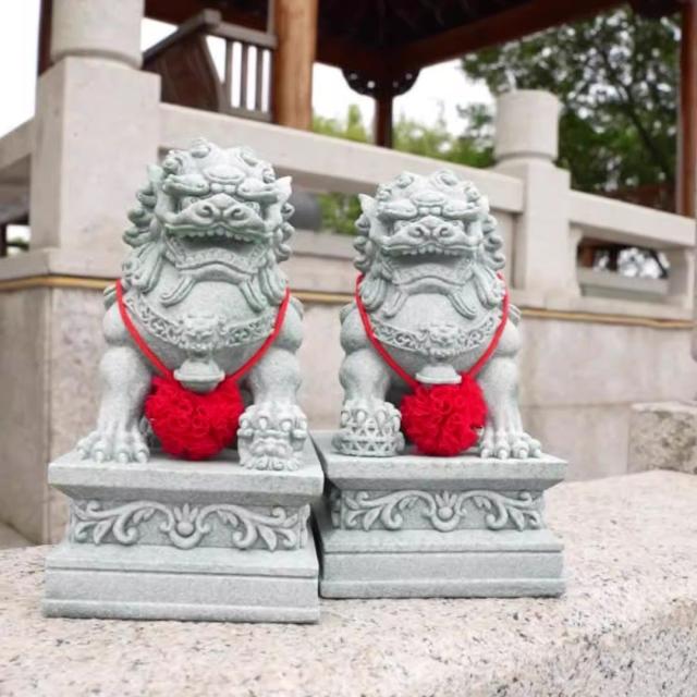 獅子 狛犬 置物 工芸品 オブジェ 優雅 伝統的 運 金運 健康運 出世運 家庭運 家内安全 インテリア 魔除け オフィス 飾品 工芸品 幸運 玄関 リビング 贈り物 プレゼント