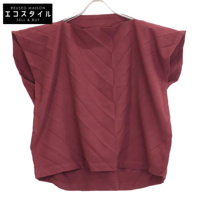 me ミー/イッセイミヤケ トップス ー レッド レディース