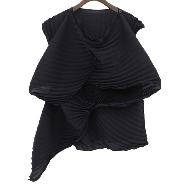 ISSEY MIYAKE イッセイミヤケ トップス 2 ブラック レディース