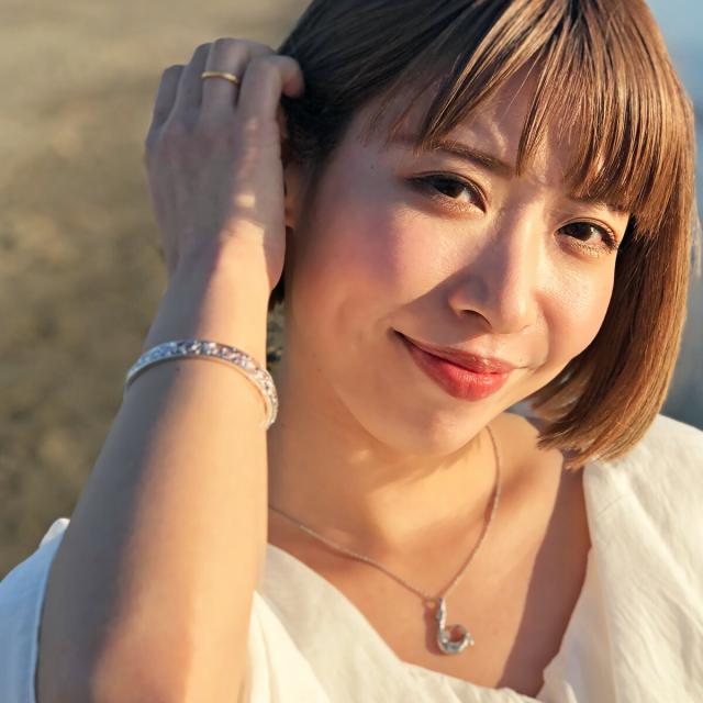 レディース バングル ブレスレット ジルコニア ハワイアンジュエリー 彫柄 ホヌ 亀 カメ プルメリア 送料無料 プレゼント 春夏秋冬 大人気
