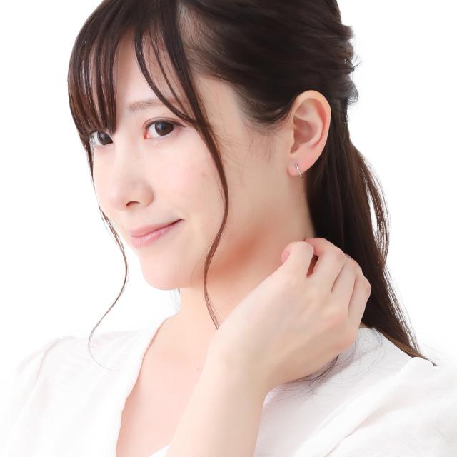 ピアス レディース 日本製 プラチナ900 pt900 ミニ フープピアス スナップ 華奢 細身 小さい 小さめ シンプル 上品 上質 お肌に優しい 金属アレルギー対応 かわいい 大人可愛い オシャレ オフィス パーティー 誕生日 記念日 プレゼント ギフト 送料無料_4