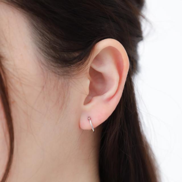 ピアス レディース 日本製 プラチナ900 pt900 ミニ フープピアス スナップ 華奢 細身 小さい 小さめ シンプル 上品 上質 お肌に優しい 金属アレルギー対応 かわいい 大人可愛い オシャレ オフィス パーティー 誕生日 記念日 プレゼント ギフト 送料無料_5