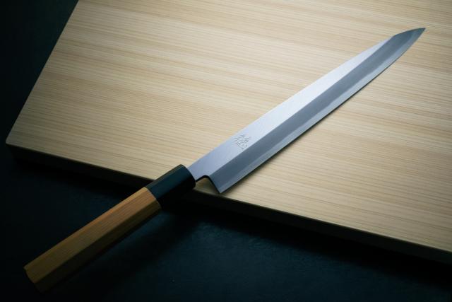 包丁の堺徳｜柳刃包丁　堺打刃物　白二鋼　一位八角柄　240mm