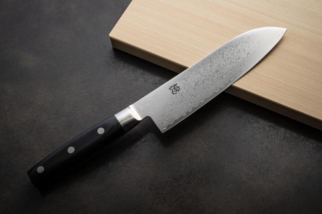包丁の堺徳｜三徳包丁　関刃物　ダマスカス　VG10　180mm