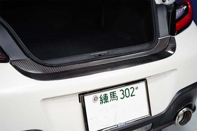 (9月末入荷予定)スバル 新型BRZ（型式：ZD8）トヨタ GR86専用 ドライカーボン製 リアドアステップガード/st724_9
