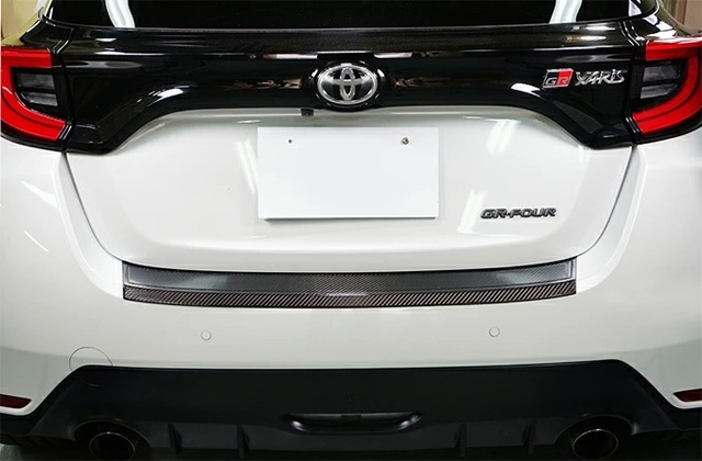(9月末入荷予定)トヨタ GRヤリス（型式：10系）専用 ドライカーボン製 リアドアステップガード/st663_4