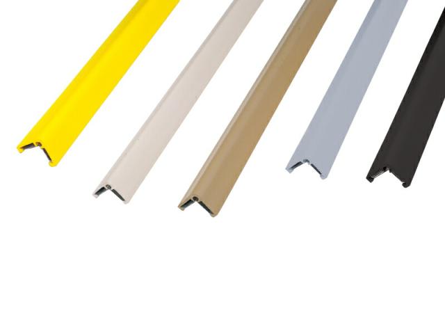 コーナーガード　当て板ベース付き　長さ2000mm　90×90×17mm厚【日本製　信栄物産】衝撃保護材　【送料無料】