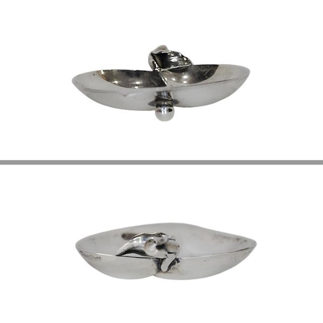 ティファニーリーフ型 シルバートレー MAKERS（メイカーズ）刻印 アクセサリートレー 脚付きリーフ型トレー 中古 TIFFANY&amp;Co MAKERS STERLING_3