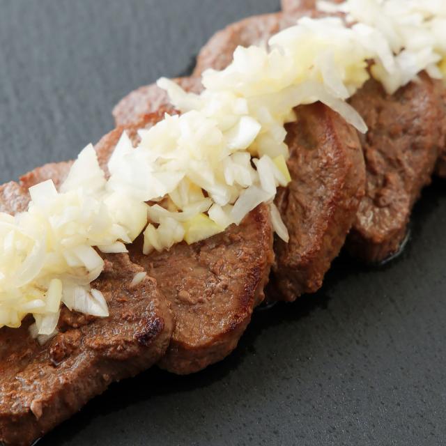 牛タン 厚切り 2kg (1kg×2袋）厚さ約10mm 肉 牛肉 焼肉 冷凍 スライス 業務用 バーベキュー BBQ おつまみ ギフト お祝い 厚切り牛タン 特別な日 送料無料_9