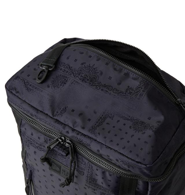 【新商品】NEW ERA 大きいサイズ メンズ ボックスパック32Lジャガードペイズリー ネイビーペイズリー  F 1012706225-1_4