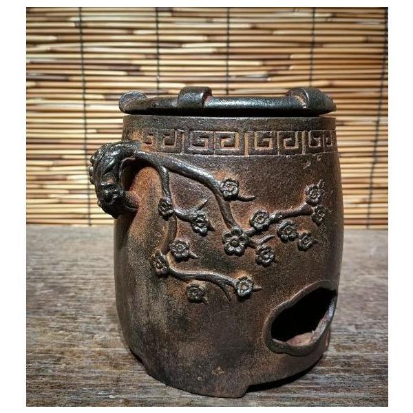 鋳鉄炭火炉 卓上火鉢 口径7.8cm 高さ13cm 古風デザイン Welina 温酒 煮茶 炭火風 インテリアにも 茶道具 置き炉 小型 風情ある時間_3